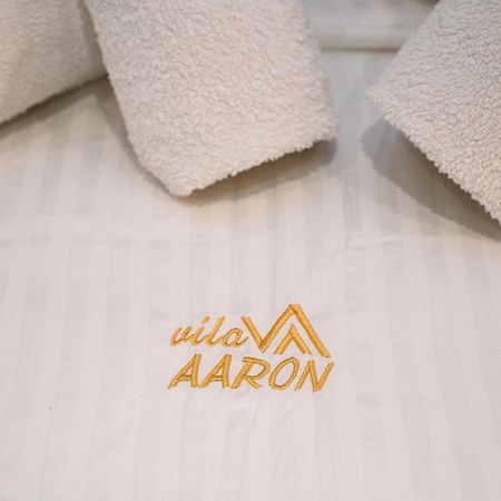 Vila Aaron ดูร์เรส ภายนอก รูปภาพ