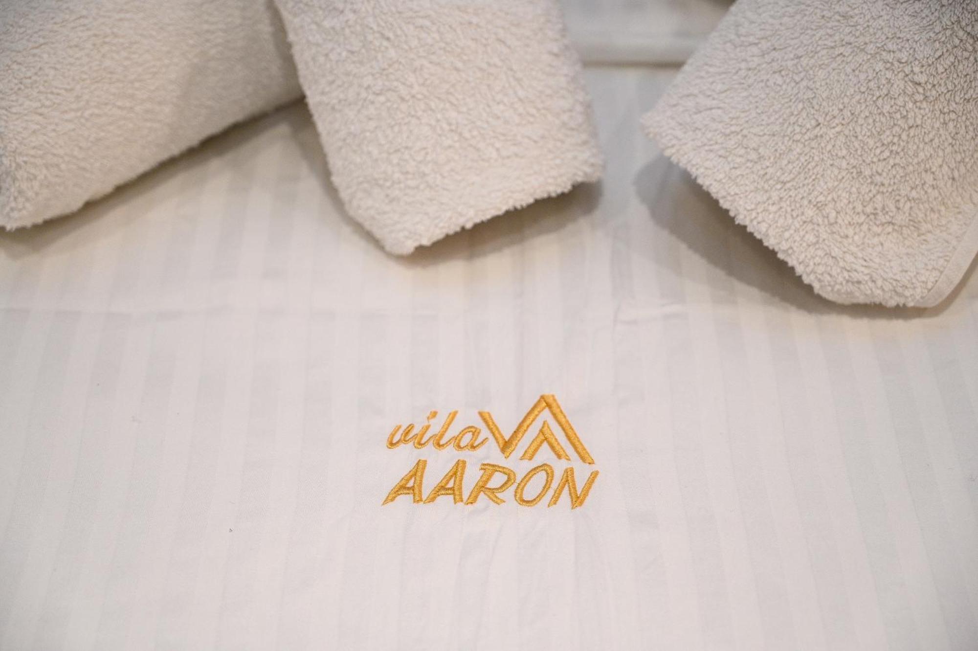 Vila Aaron ดูร์เรส ภายนอก รูปภาพ