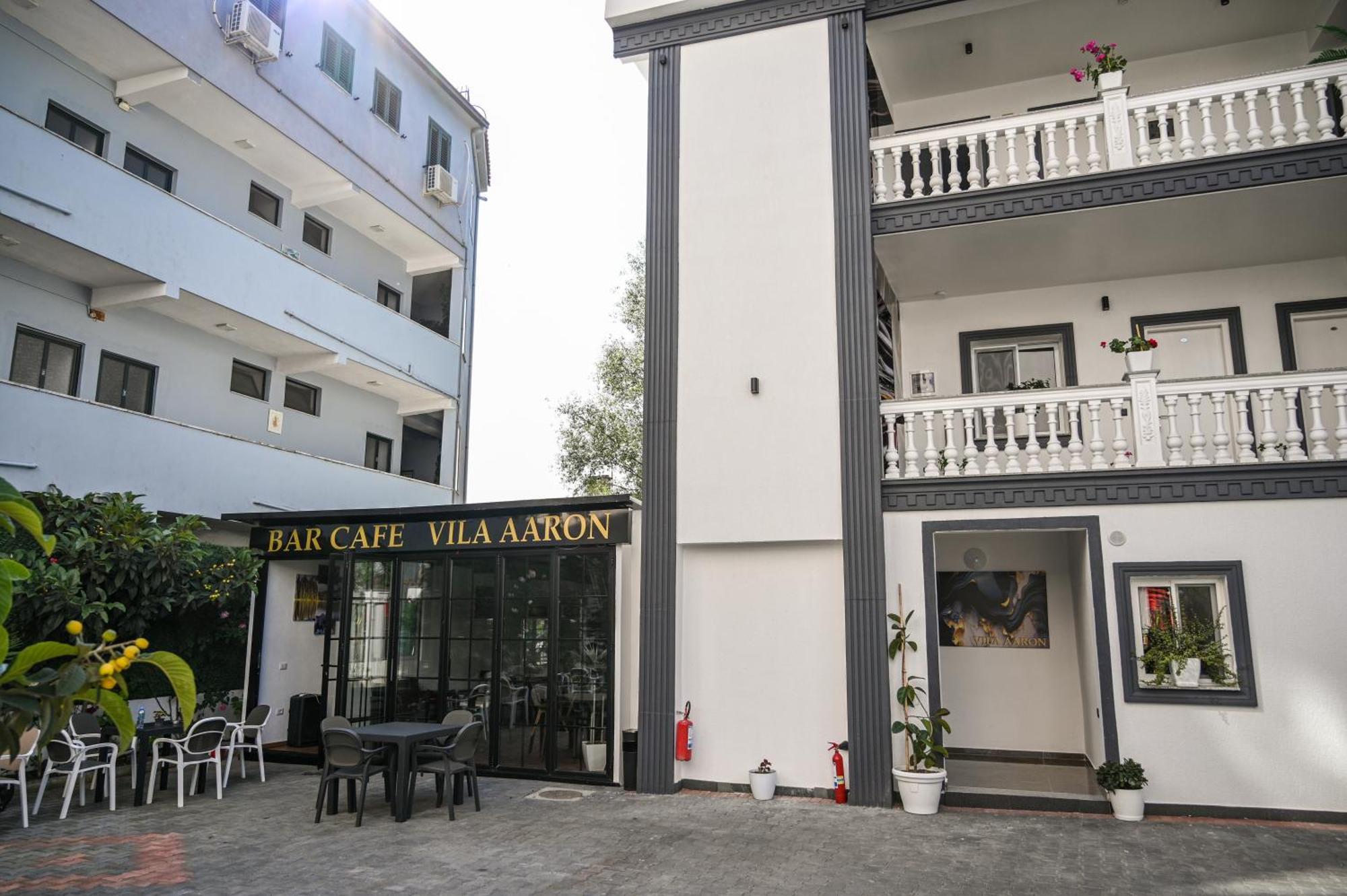 Vila Aaron ดูร์เรส ภายนอก รูปภาพ
