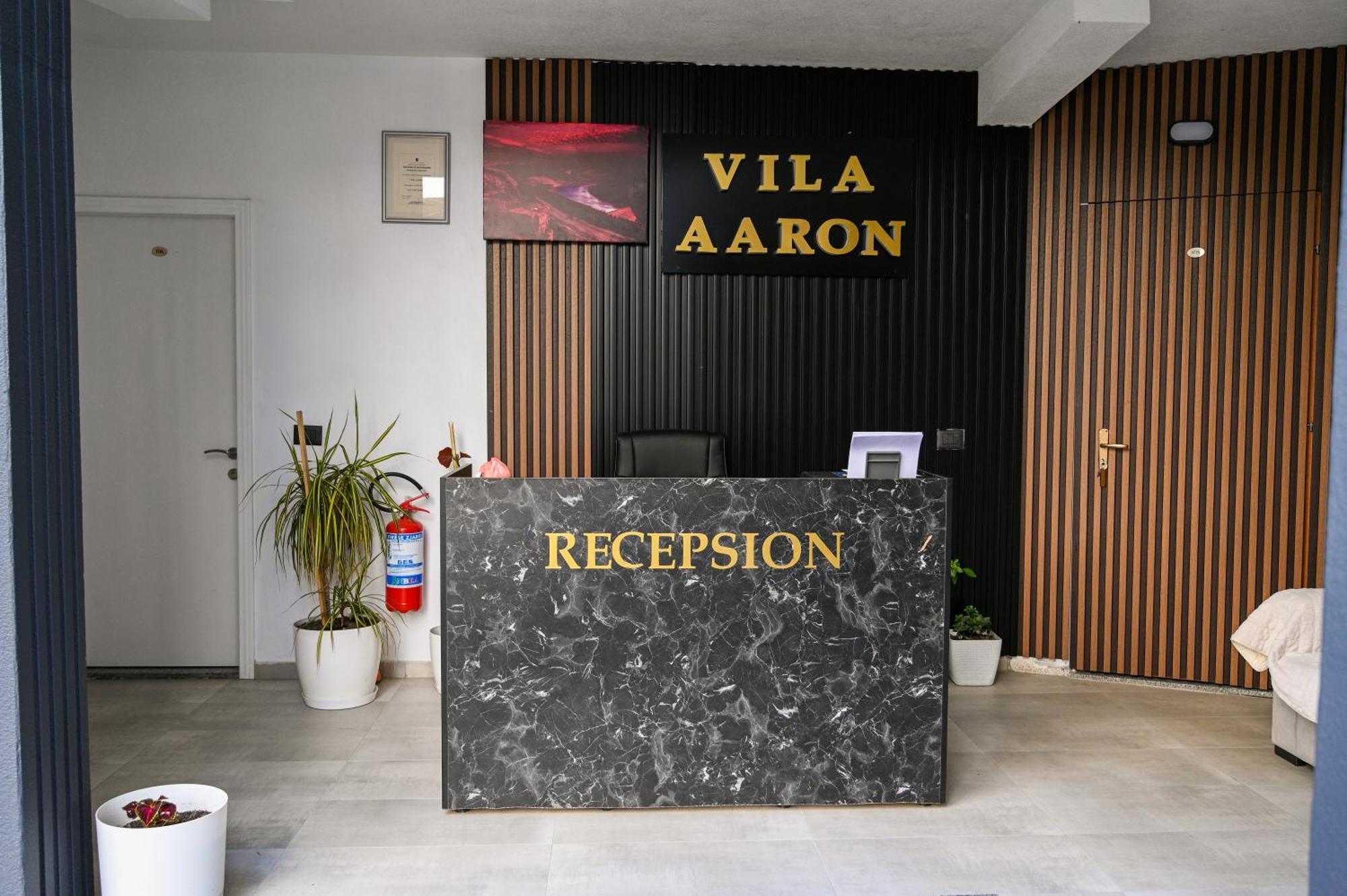 Vila Aaron ดูร์เรส ภายนอก รูปภาพ